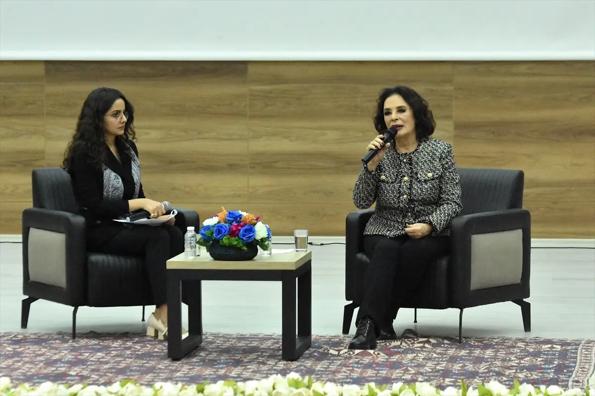 Hülya Koçyiğit, Van’da “Sinema ve Aile” Söyleşisiyle İzleyicileri Büyüledi