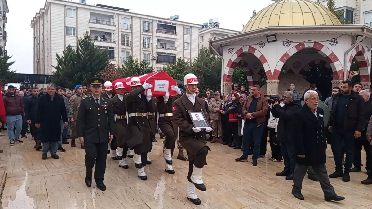 Kocaeli Trafik Kazasında Hayatını Kaybeden Astsubay'ın Reyhanlı'daki Son Veda Töreni