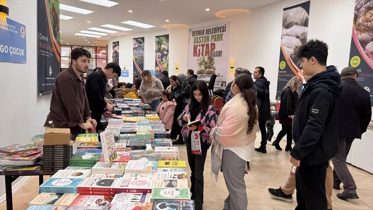 Devrek Bastonpark’taki Kitap Fuarı Renkli Açıldı: Yöresel Lezzetler ve Edebiyat Buluşması