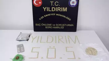 Operasyon sırasında ele geçirilen uyuşturucu haplar