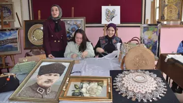 Rabia Nur el becerilerini sergiliyor