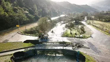 Salihli köprü yıkıldı