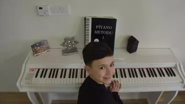 Viyana’nın Kalbinde 9 Yaşındaki Piyanist Ali Mert’in Büyüleyici Performansı