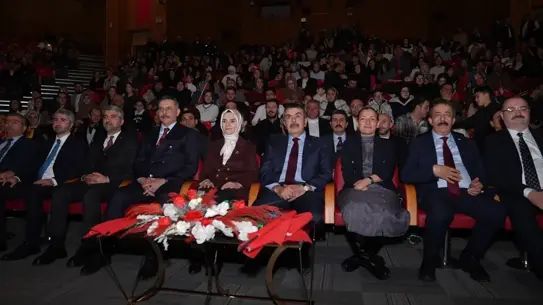 Milli Eğitim ve Aile Bakanları Atatürk Üniversitesi'nde Sanat Buluşmasına Katıldı