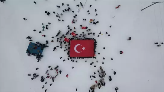 Festivalde yer alan bir sahne gösterisi