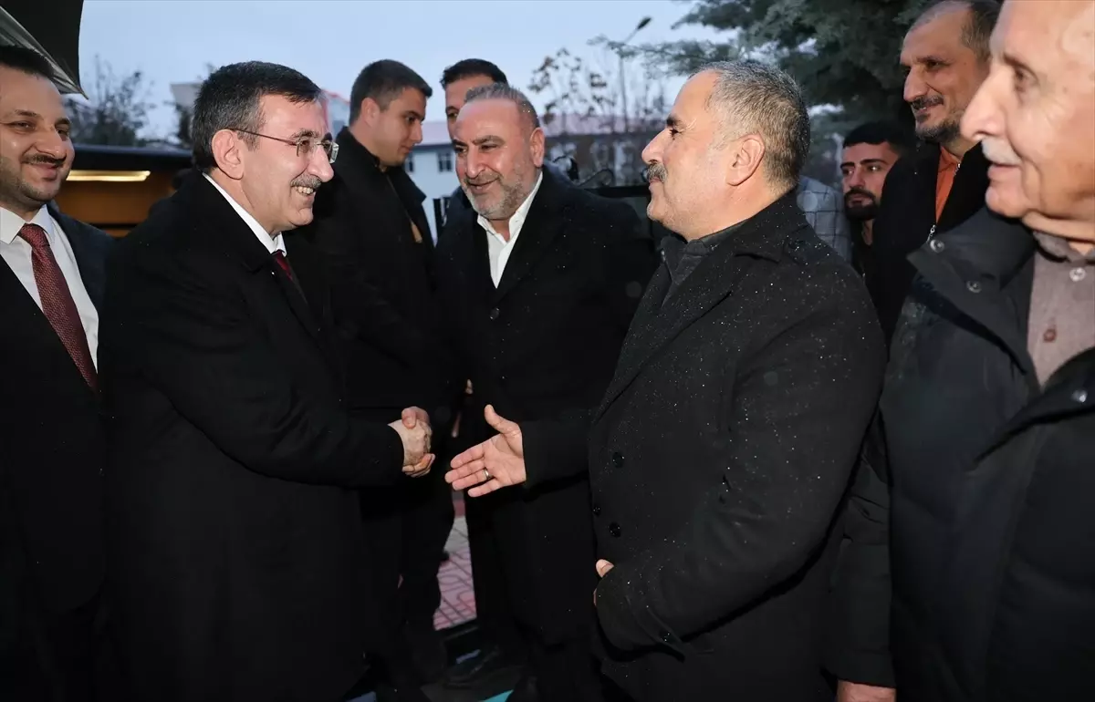 Cevdet Yılmaz, Siirt Valiliği ve AK Parti İl Başkanlığı'nı Ziyaret Etti