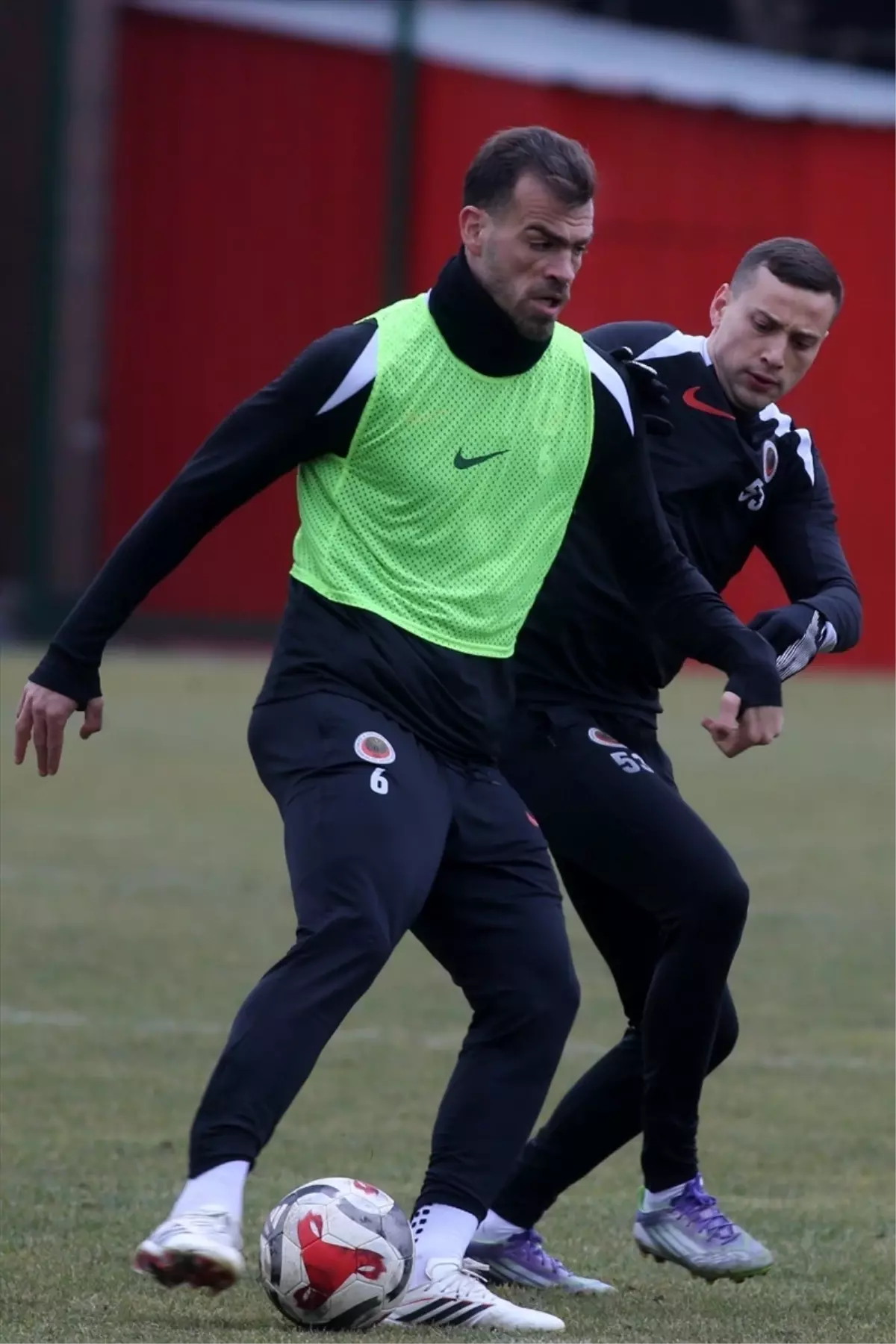 Gençlerbirliği, Fenerbahçe’ye Karşı Stratejik Antrenmanlarla Hazırlıklarını Tamamlıyor