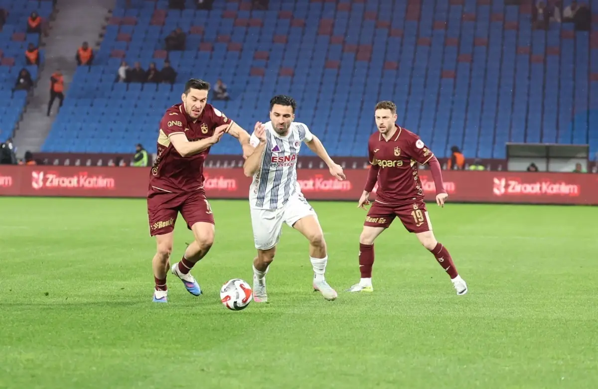 Trabzonspor, 2025-26 Ara Transfer Döneminde 3 Yeni Oyuncu Katıldı, 8 Futbolcuyle Yollarını Ayırdı