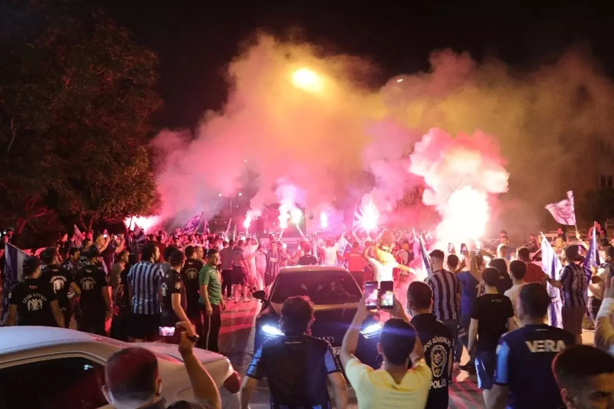 Adana Demirspor Taraftarları Kulübü Devraldı: Şimşekler Grubu Yönetimde