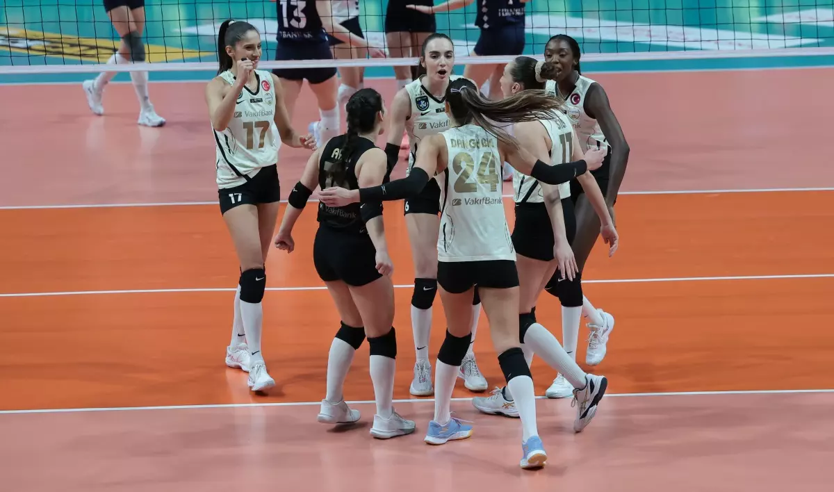 VakıfBank, İlbank'ı 3-0'lık Skorla Geçti: 20. Maçta 19. Zafer
