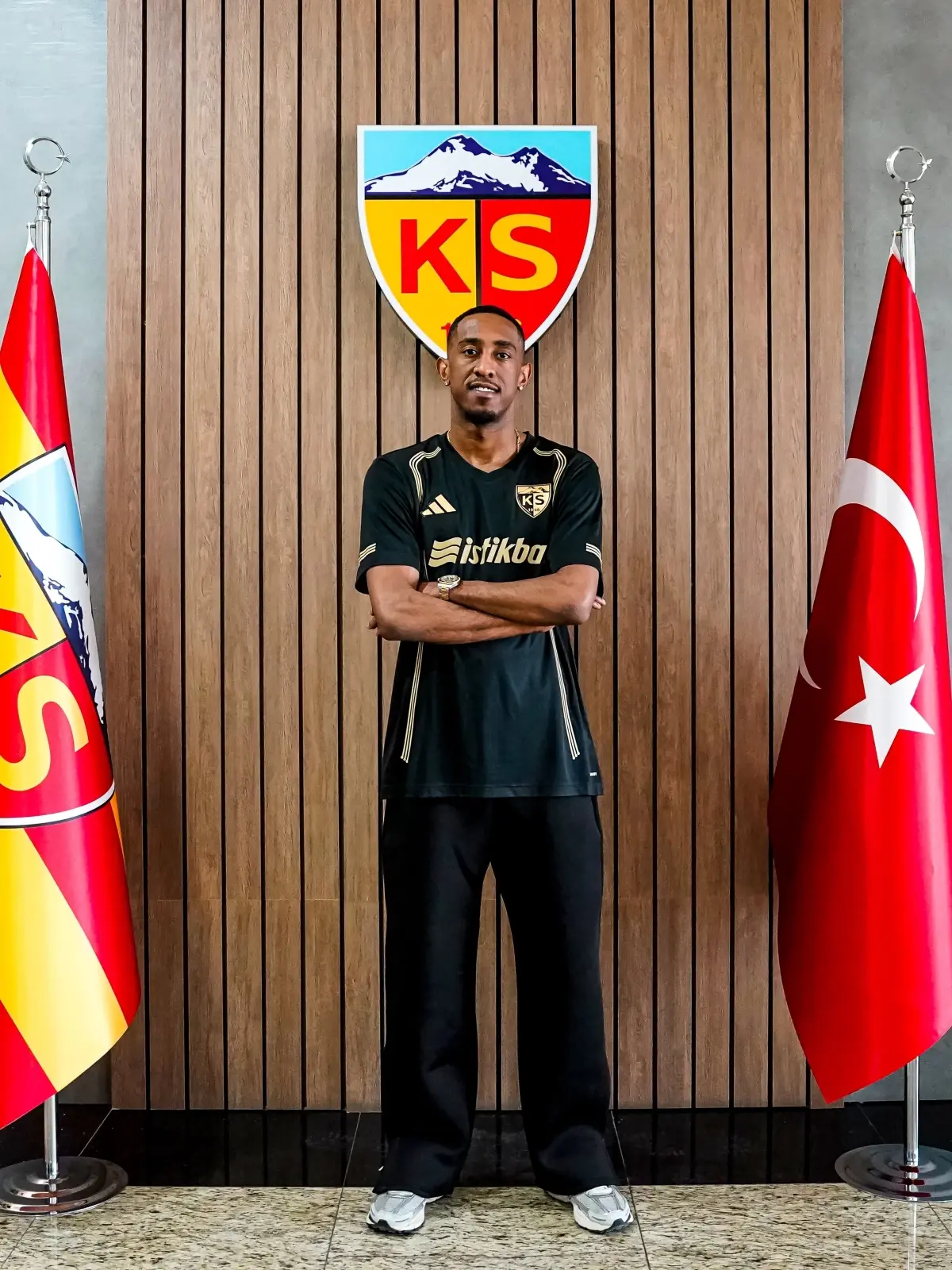 Kayserispor, Ara Transfer Döneminde 7 Yeni Oyuncu İmzaladı