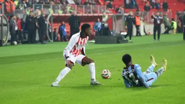Trabzonspor, Samsunspor'u 3-0'lık Galibiyetle Boğdu