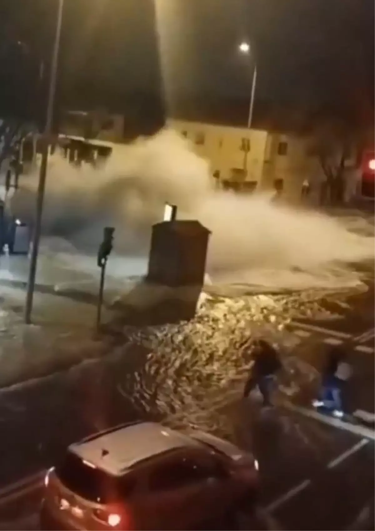 Endülüs'te Şiddetli Yağışlar ve Sel Riski: 11 Bin Kişi Tahliye Edildi