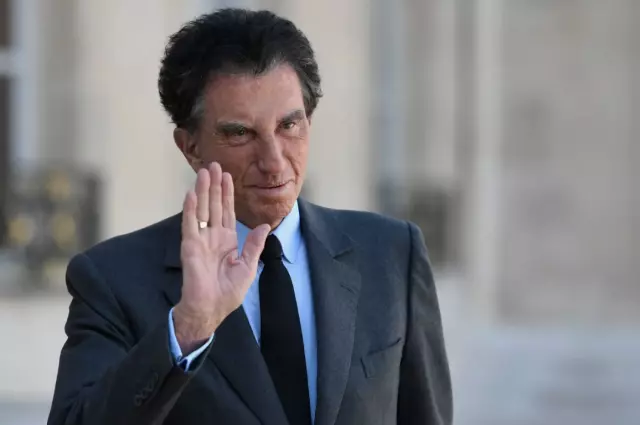 İstifa sonrası Arap Dünyası Enstitüsü binası