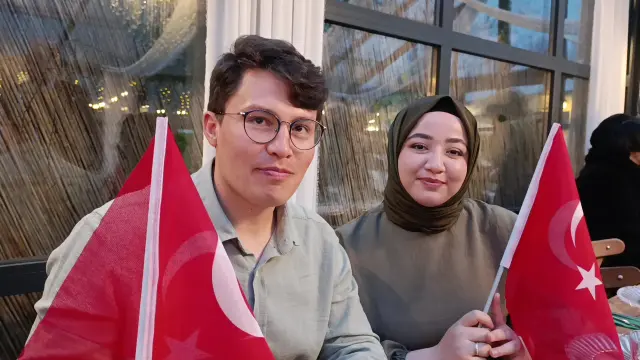 Çiftin nişan fotoğrafı