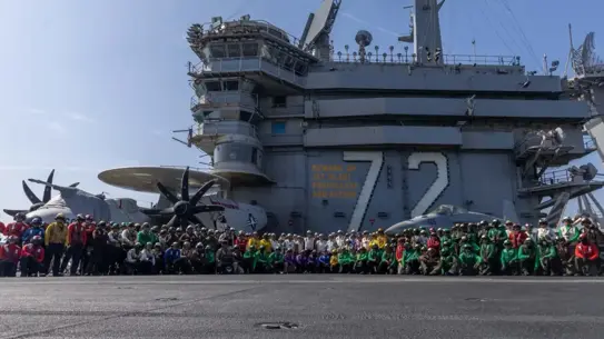ABD’nin Orta Doğu Temsilcileri USS Abraham Lincoln’u İnceledi