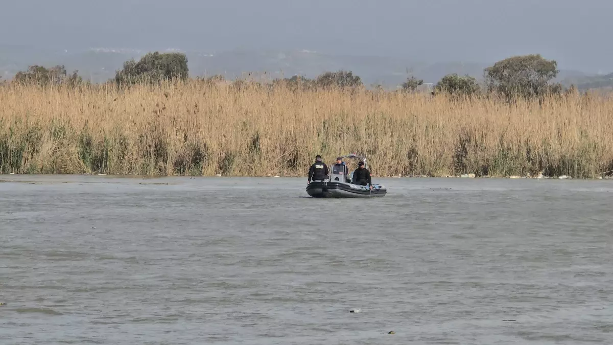 Defne'de Asi Nehri'nde Kayıp HATSU Personeli Berkan Karakaya İçin Arama Çalışmaları 5 Gün Boyunca Sürüyor