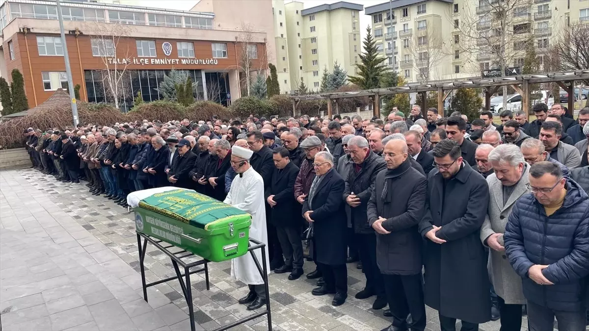 Kayseri Büyükşehir Belediye Başkanı Büyükkılıç'ın Kayınvalidesi Güler Çarman'ın Defni Talas'ta Gerçekleştirildi