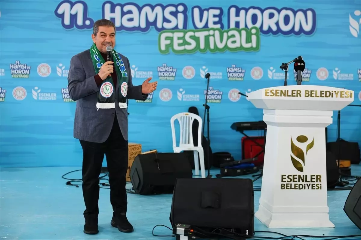 Esenler'de Renkli Hamsi ve Horon Şöleni: 5 Ton Lezzet ve Kültür Buluşması