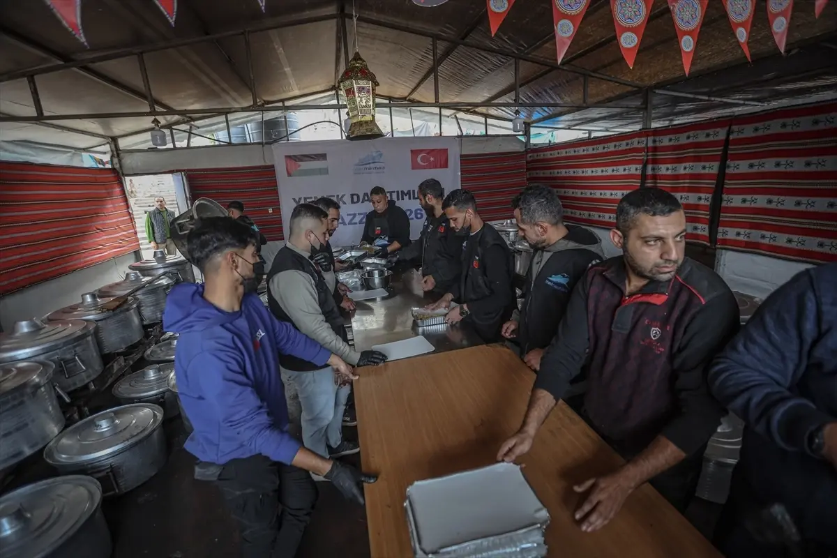 Mavi Marmara Derneği'nden Gazze'ye 10 Bin Kişilik Sıcak Yemek Mutfağı Açıldı