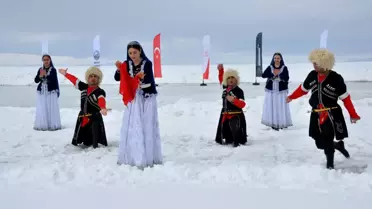 Çıldır Gölü'nde Renkli Buz Şenliği: Patencilik, Hokey ve Atlı Kızak Coşkusu