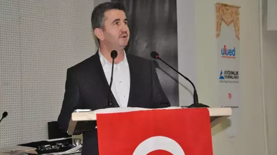 Ödül sahipleriyle birlikte fotoğraf