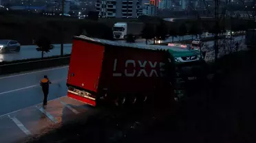 Kazaya karışan tırın fotoğrafı