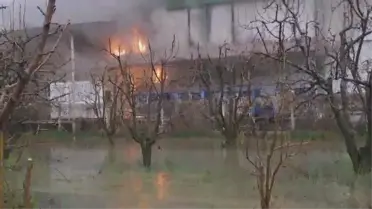 Yangın sonrası depo dış görünüşü