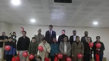 Kızılay gönüllülerinin etkinlikteki fotoğrafı