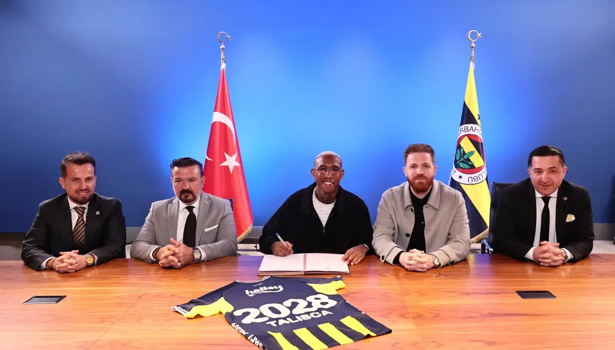 Fenerbahçe, Anderson Talisca ile 2 Yıl Daha Sözleşme İmzalandı