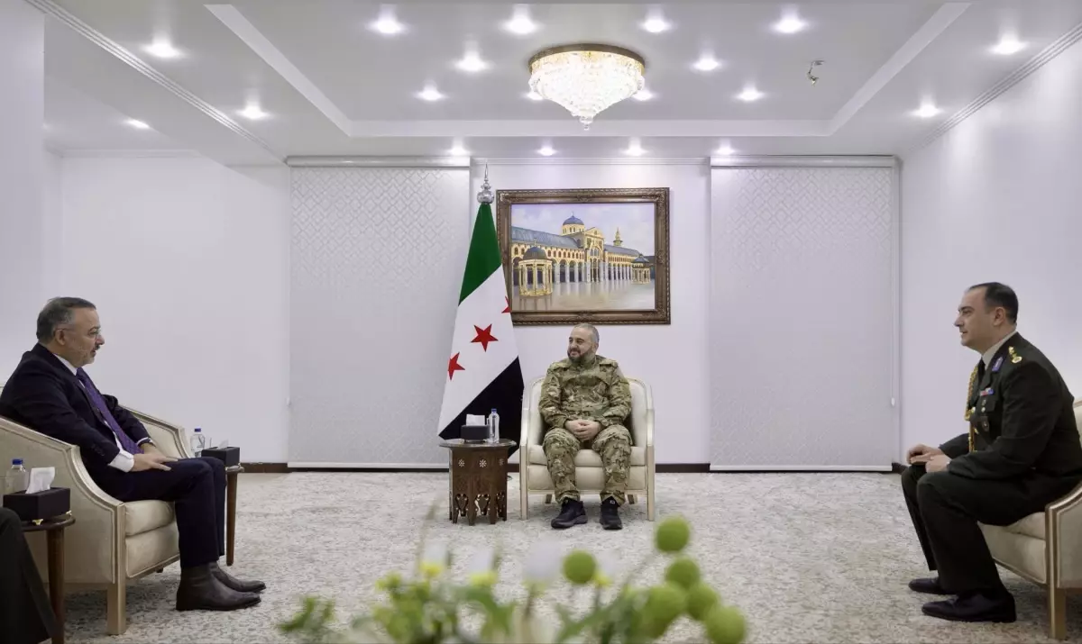 Türkiye'nin Şam Büyükelçisi Nuh Yılmaz, Suriye Savunma Bakanı ile Görüştü