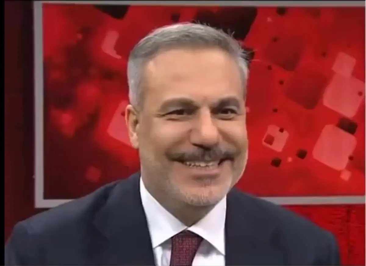 Bakan Hakan Fidan, nükleer silah sorusuna sadece gülümseyerek yanıt verdi