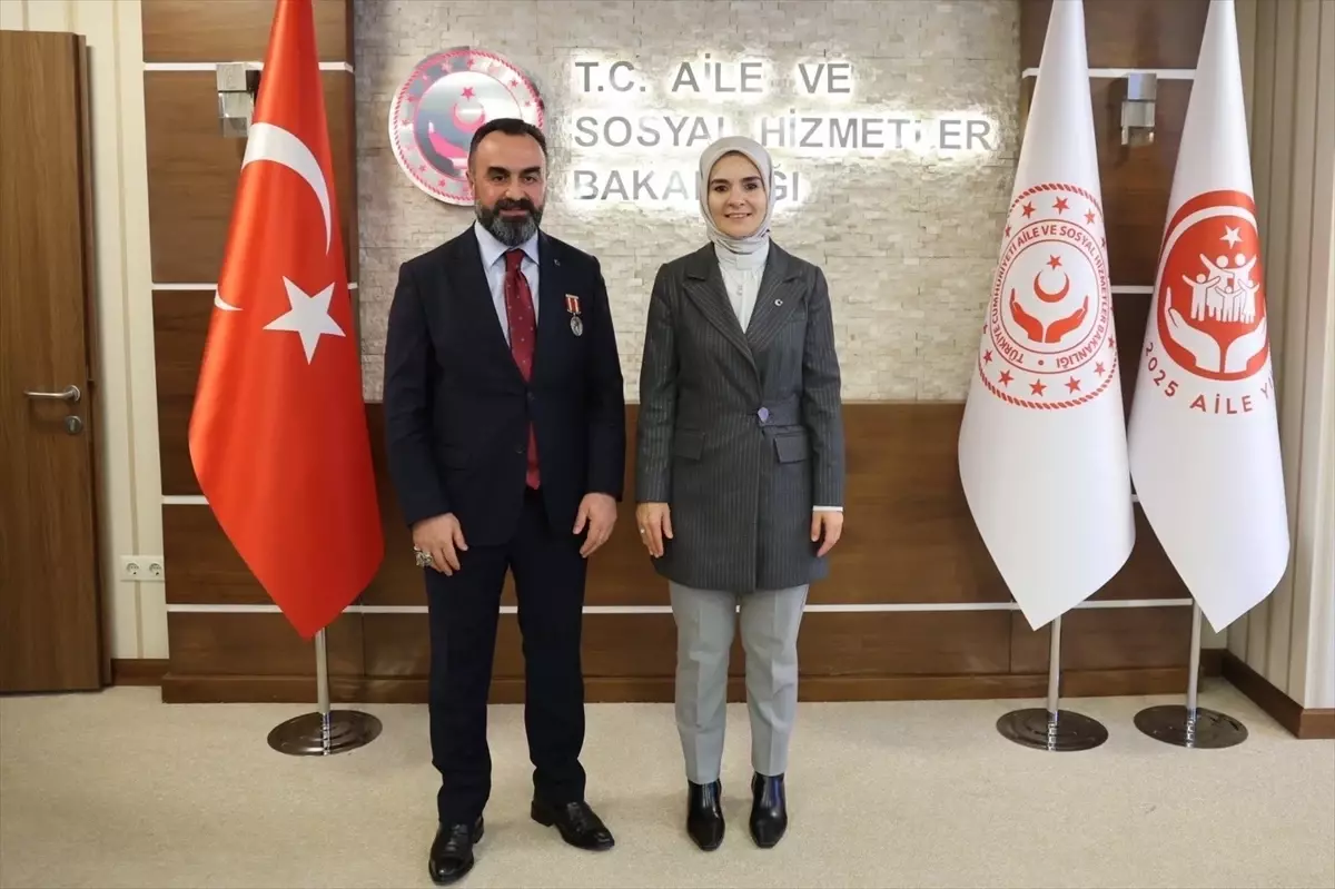 Bakan Göktaş, Gaziler ve Şehit Aileleri Vakfı Başkanı Lokman Aylar ile Görüştü