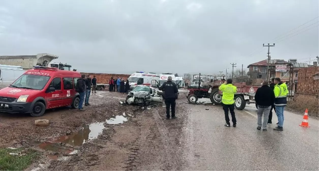 Çorum Osmancık'ta Traktör Çarpışması: 1 Ölü, 2 Yaralı