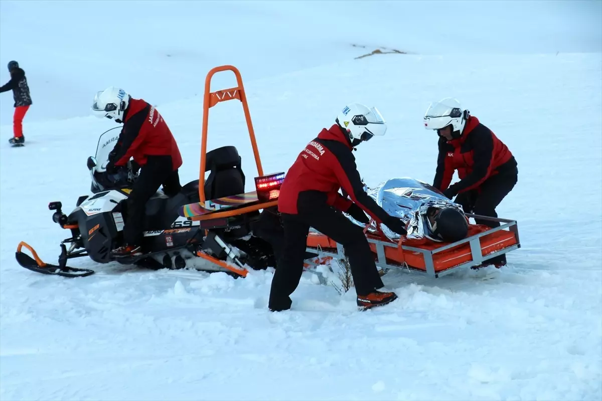 Davraz Kayak Merkezi'nde JAK Takımlarıyla Güvenli Kayak Deneyimi