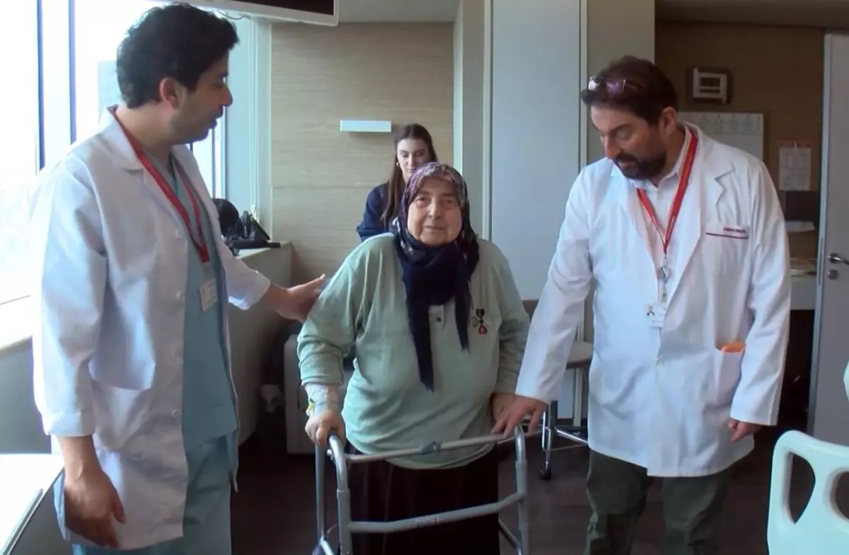 81 Yaşındaki Kadının Bacağı Ameliyatla Kurtarıldı: Başarılı Operasyon Detayları