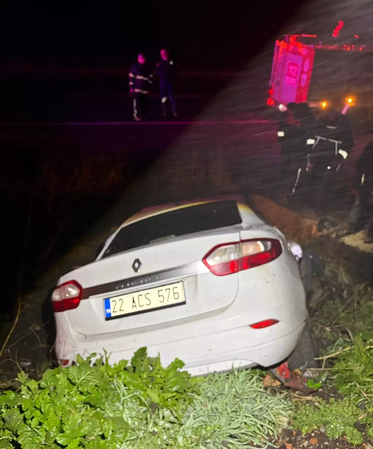 İpsala’da Şarampole Devrilen Araçta 2 Kişi Hayatını Kaybetti