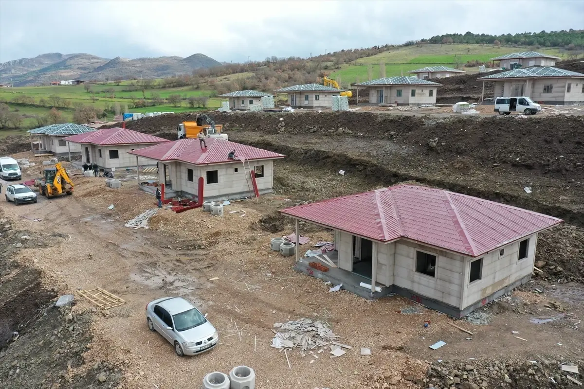 Balıkesir Sındırgı’da 380 Yeni Konut İnşası Hız Kesmeden Sürüyor