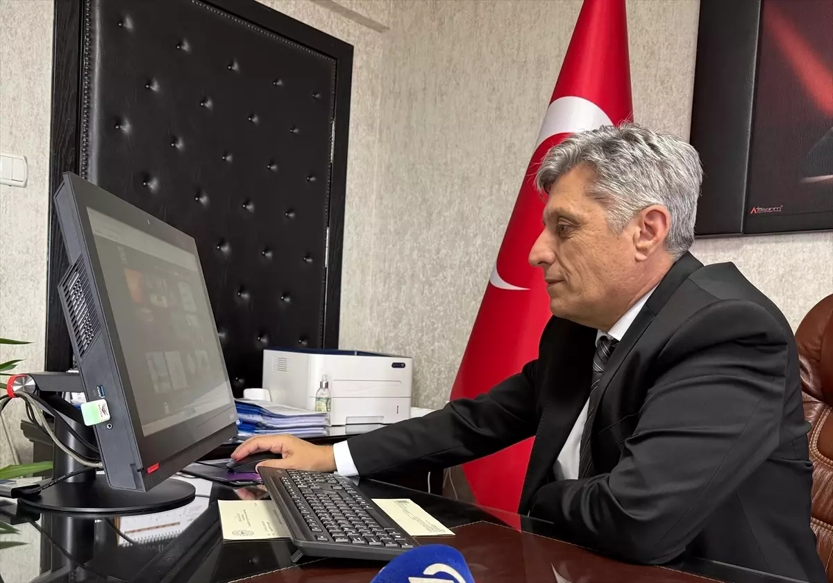 Zonguldak Sağlık Müdürü Mustafa Özkan Gün, AA'nın 'Yılın Kareleri' Oylamasında Seçkin Fotoğraflarını Paylaştı