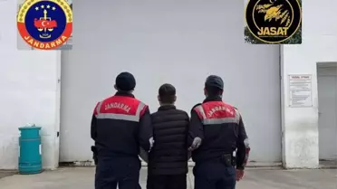 Jandarma ekipleri firari F.K.yi gözaltına alırken