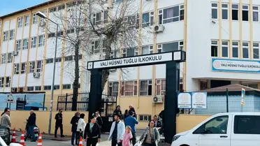 Muratpaşa İlkokulunda Çıkan Yangın Kısa Sürede Kontrol Altına Alındı