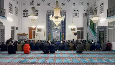 Etkinlikte ikram edilen sıcak çorba ve katılımcılar