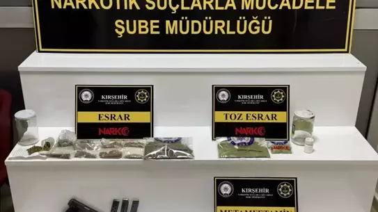 Operasyon sırasında ele geçirilen uyuşturucu