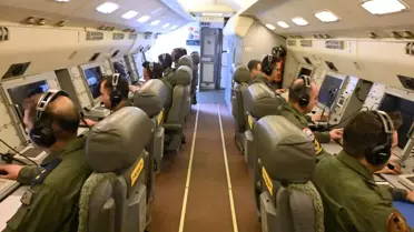 Mühâri̇p uçaklar eğitim sırasında