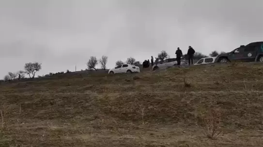 Arama ekibi bölgeyi tarıyor