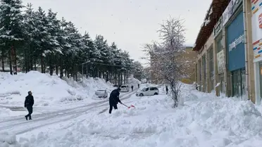 Karla kaplı dağ yolları