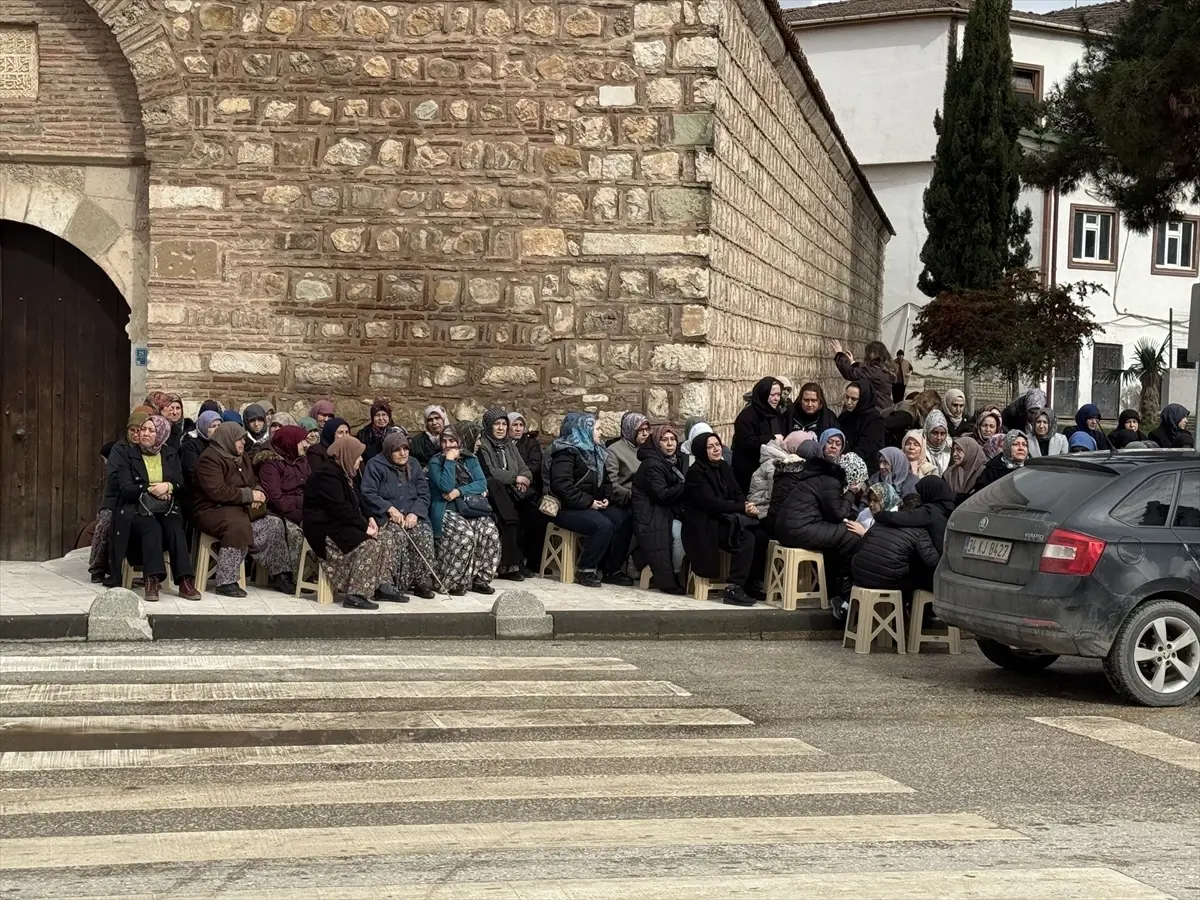 Mardin’de Tır ve Otomobil Çarpışması: Genç Kadının Trajik Ölümü ve Defin Töreni Bilecik’te Gerçekleşti
