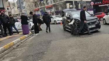 Nusaybin'de SUV ve otomobil çarpışması