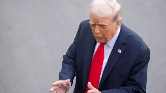 Trump, Super Bowl Ara Gösterisini 'Amerika’nın Değerlerine Aykırı' Dedi