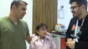 Segawa Sendromlu Suriyeli kardeşler yürürken